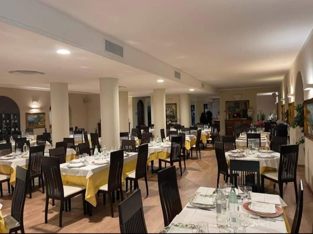 La Vecchia Fattoria Hotel Loreto Exterior foto