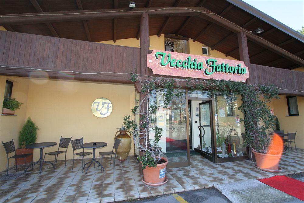 La Vecchia Fattoria Hotel Loreto Exterior foto