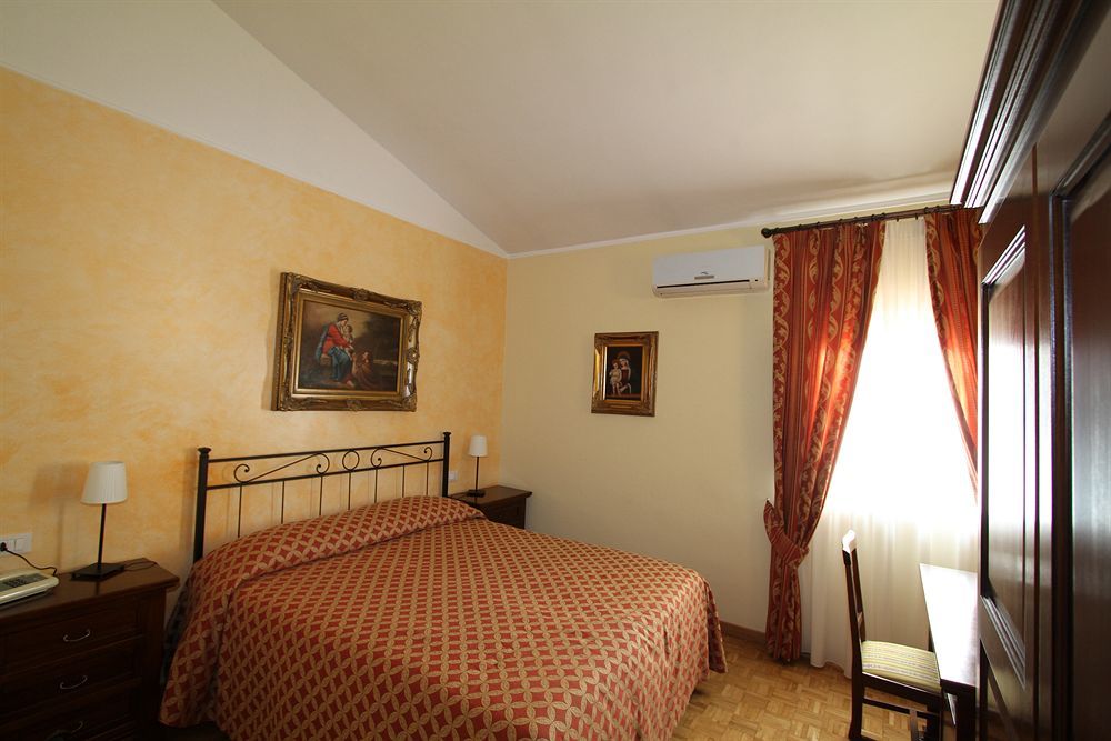 La Vecchia Fattoria Hotel Loreto Exterior foto